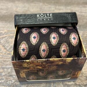 NWT KŌLTE COUTURE Men’s 100% Silk Necktie Handmade in Italy